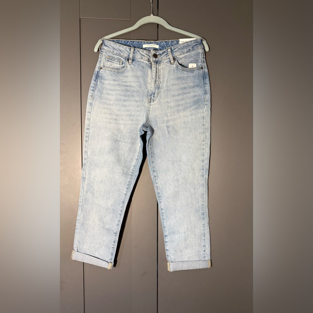 Pacsun Mom Jeans Skylight Wash Petite